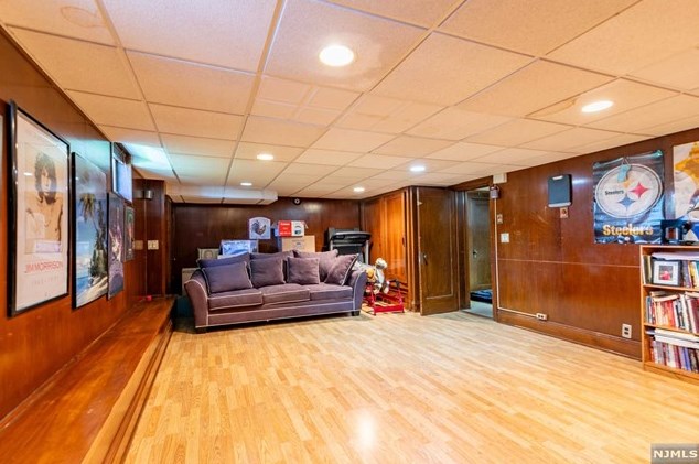 34 Carlton Pl, Rutherford NJ  07070-1120 exterior