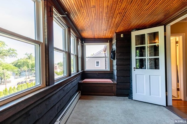 34 Carlton Pl, Rutherford NJ  07070-1120 exterior