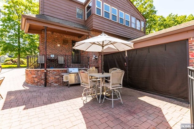 34 Carlton Pl, Rutherford NJ  07070-1120 exterior