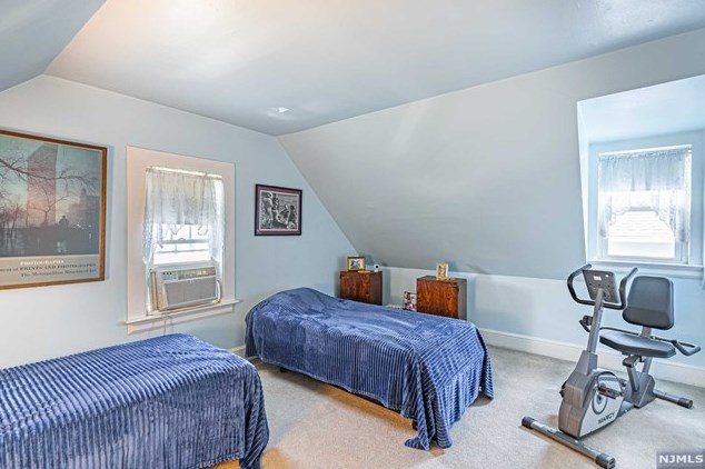 87 Passaic Ave, Rutherford NJ 07070-2059 exterior