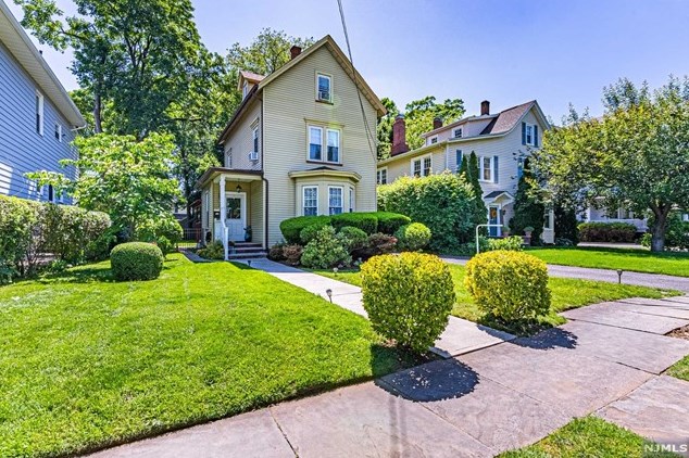 87 Passaic Ave, Rutherford NJ 07070-2059 exterior