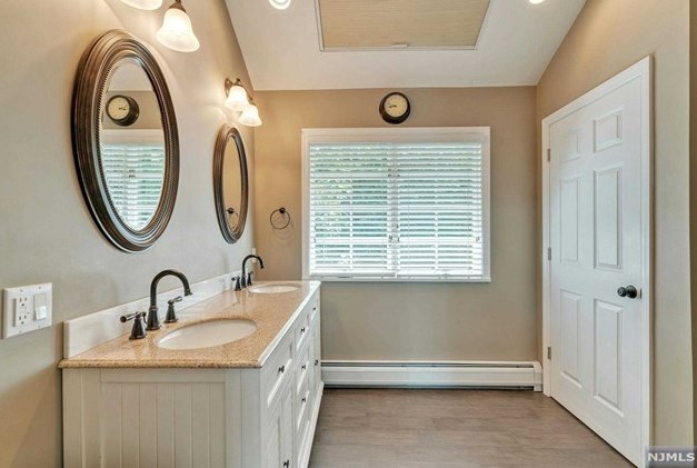 10 Babcock Rd, Mahwah NJ exterior