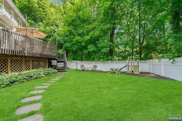 10 Babcock Rd, Mahwah NJ exterior