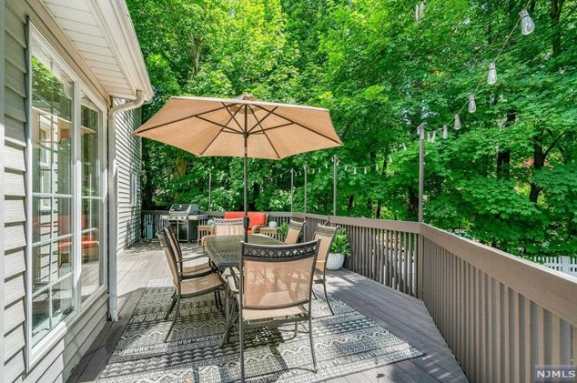 10 Babcock Rd, Mahwah NJ exterior