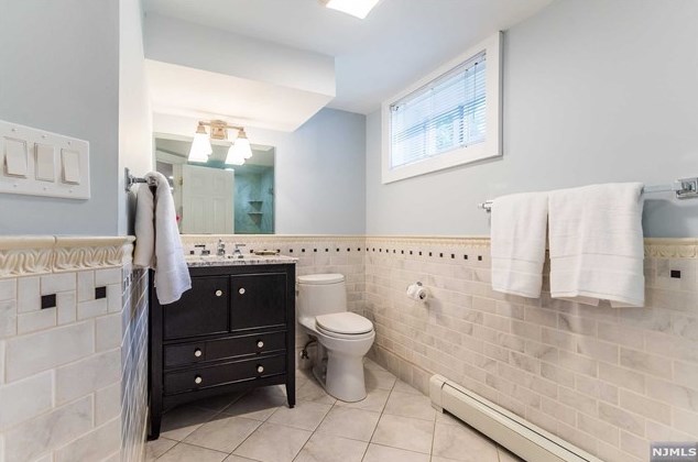 19 Abbington Ter, Ridgewood NJ 07452-2222 exterior