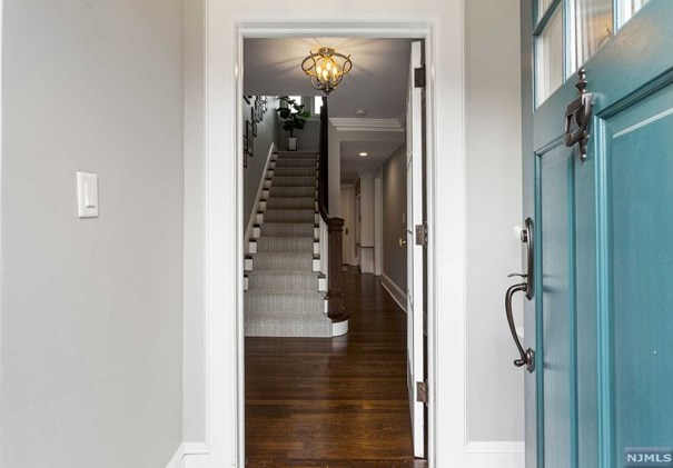 62 Berkeley Pl, Ridgewood, NJ 07452-2315