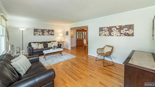 48 Agawam Dr, Wayne, NJ 07470-2060