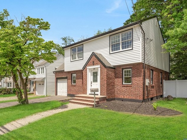 124 New Milford Ave, Dumont, NJ 07628-2924