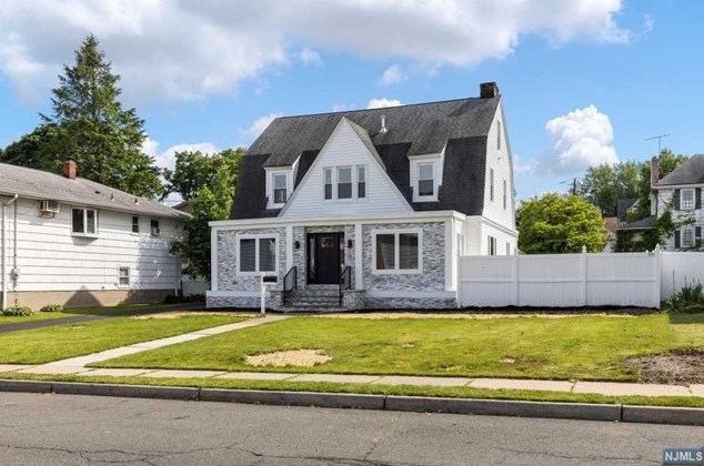 328 Springfield Ave, Hasbrouck Heights, NJ 07604