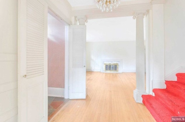 125 Hudson Ave, Tenafly NJ 07670-1039 exterior