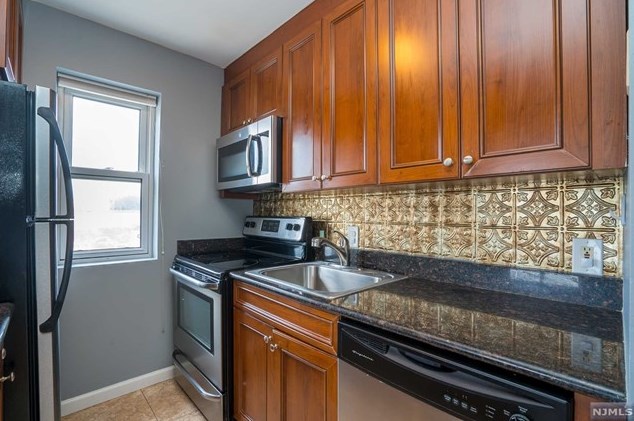 10 Palisade Ave #3f, Cliffside Park, NJ 07010
