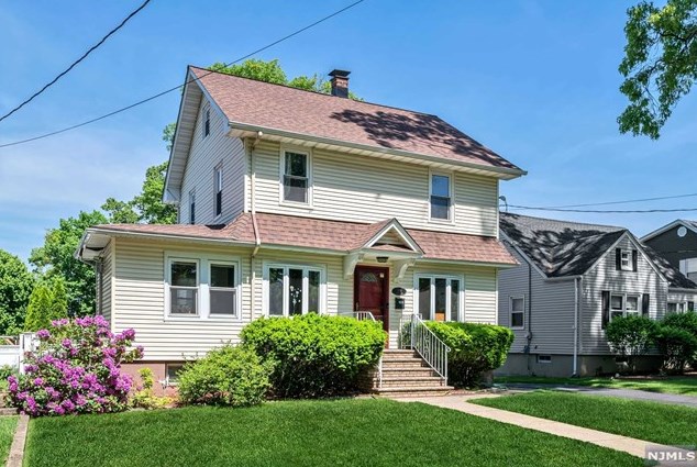 140 Jackson Ave, Rutherford, NJ 07070-1403
