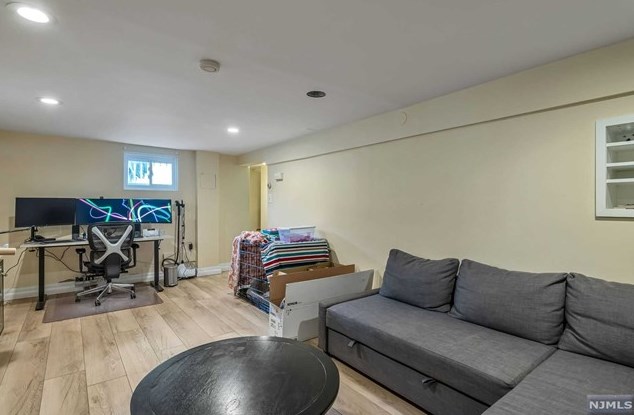 140 Jackson Ave, Rutherford NJ 07070-1403 exterior