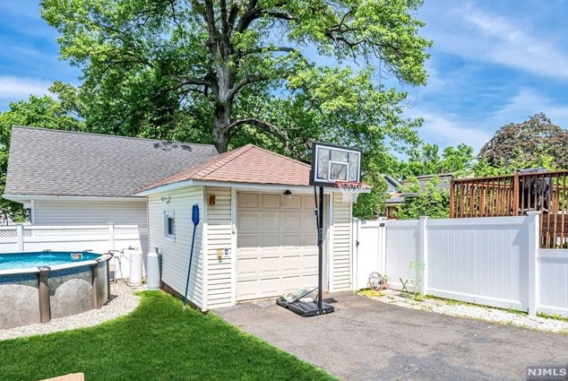 140 Jackson Ave, Rutherford NJ 07070-1403 exterior