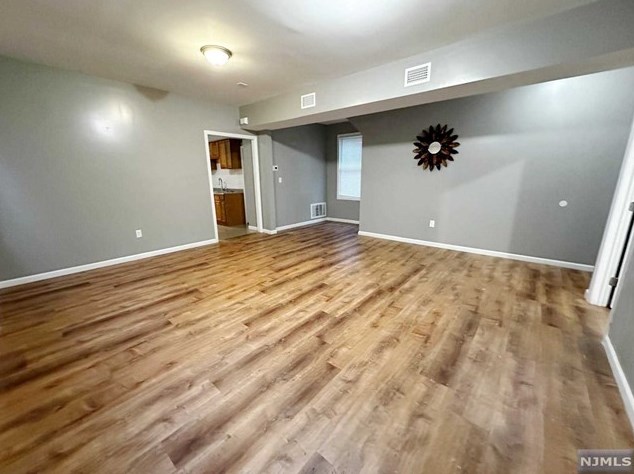 15 Homestead Park, Newark NJ  07108-1213 exterior