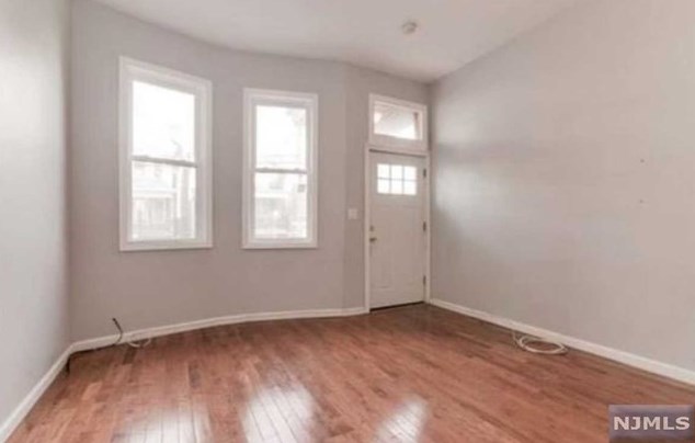 62 Van Reypen St, Jersey City, NJ 07306