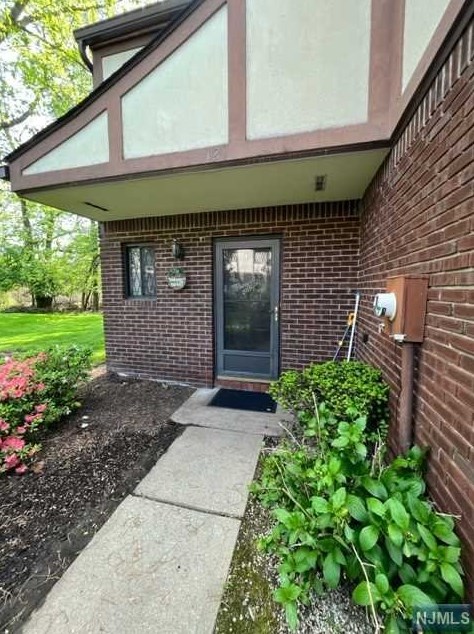 42 Palisade Ave, Cresskill, NJ 07626