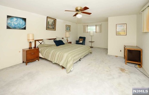 1152 Cooper Ave, Teaneck NJ 07666-5806 exterior