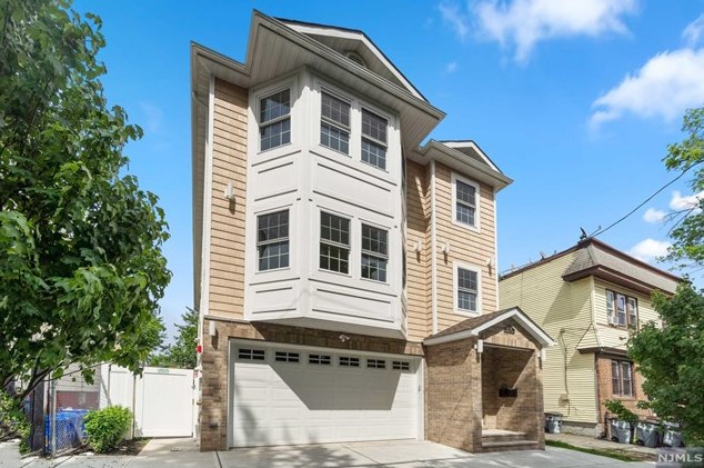 51 Underwood St, Newark, NJ 07106