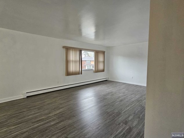 1518 10th St #2fl, West Fort Lee, NJ 07024