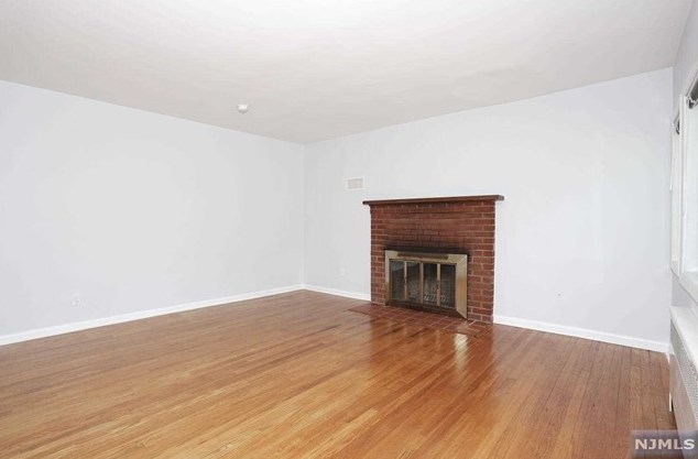 28 Phelps Ave, Cresskill NJ  07626-2524 exterior