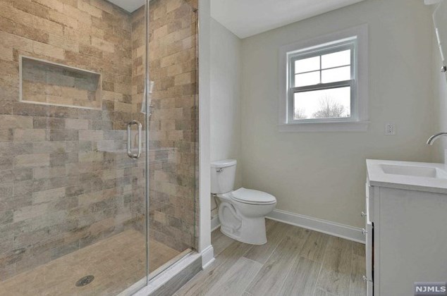 100 Colony Ave, Park Ridge NJ 07656-1104 exterior