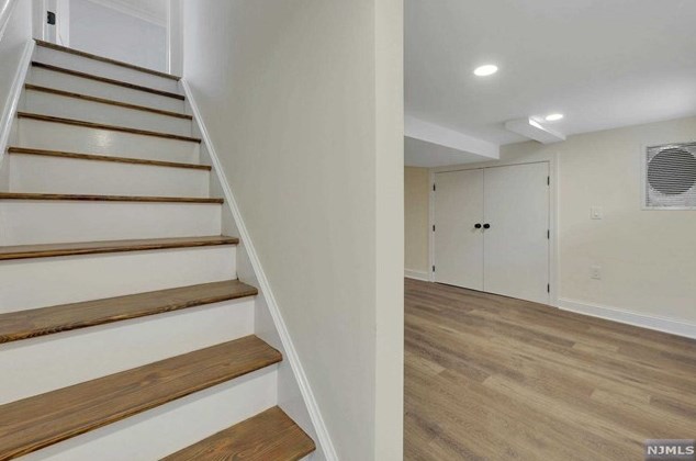 100 Colony Ave, Park Ridge NJ 07656-1104 exterior