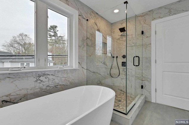 100 Colony Ave, Park Ridge NJ 07656-1104 exterior