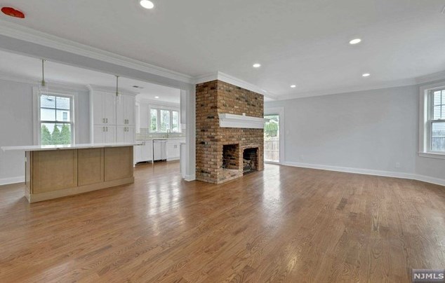 100 Colony Ave, Park Ridge NJ 07656-1104 exterior