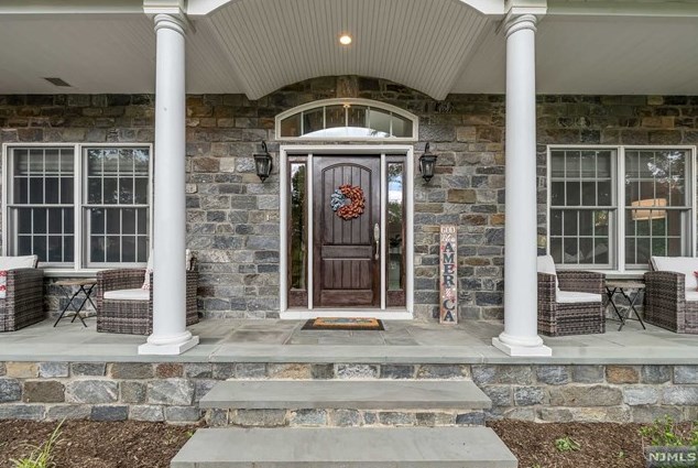 16 Heights Rd, Allendale, NJ 07401