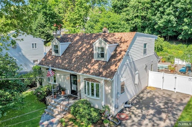 373 Shaler Blvd, Ridgefield, NJ 07657