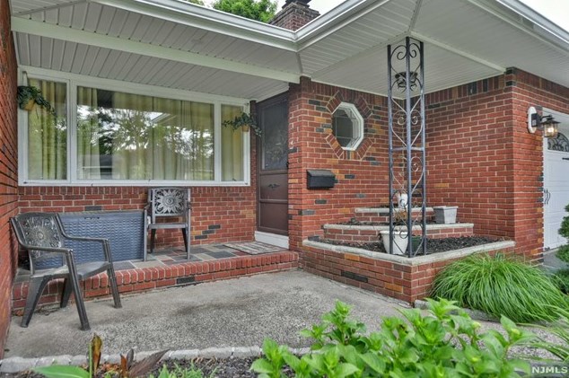 986 Bridge St, Westwood, NJ 07676