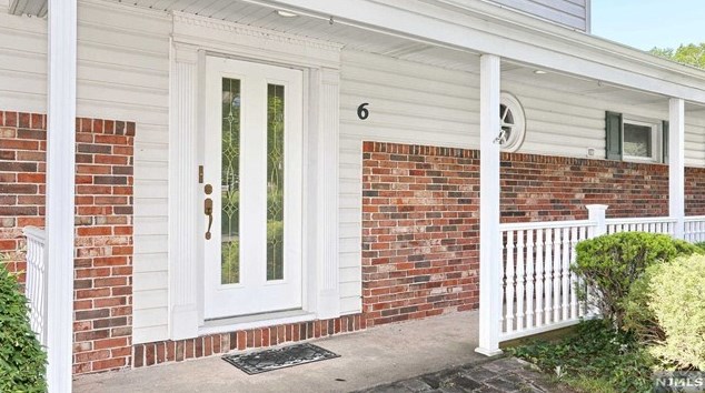 6 Furman Dr, Wayne, NJ 07470-5305