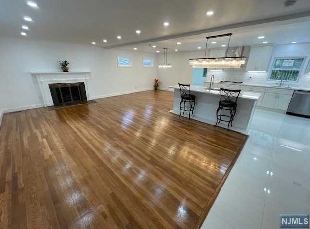 701 Sunderland Rd, Teaneck, NJ 07666-2022