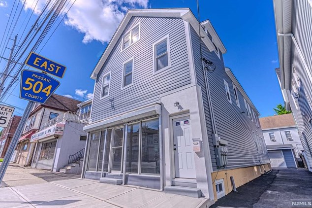 233 Haledon Ave, Paterson NJ  07522-1272 exterior