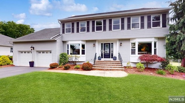 7 Timberline Dr, Wayne, NJ 07470-5557