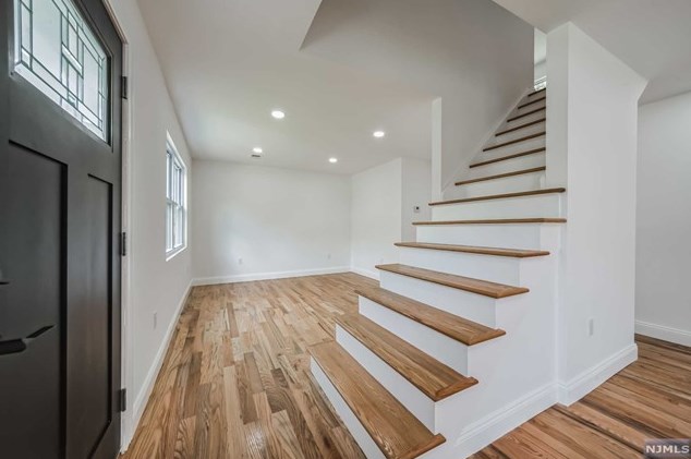 48 Garwood, Outwater NJ 07026-3524 exterior