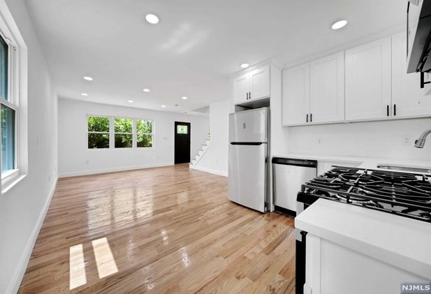 48 Garwood, Outwater NJ 07026-3524 exterior