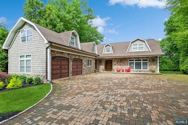 265 Piermont Rd, Cresskill, NJ 07626-1520