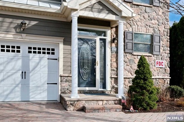 2007 Whitney Ln, Allendale, NJ 07401