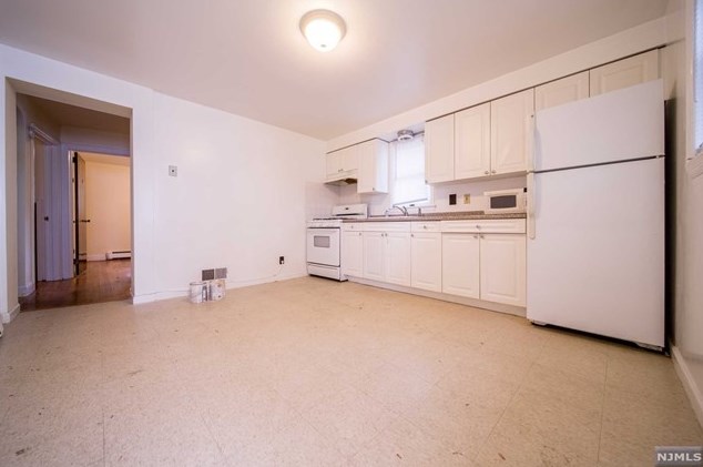 415 1st St, Closter NJ  07624-3009 exterior