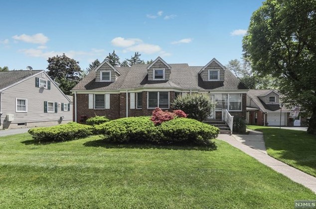 49 Fairview Ave, Closter, NJ 07624-1103