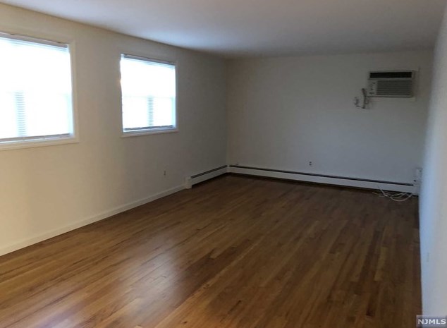 304 Lake Ave #2nd Fl, Lyndhurst, NJ 07071