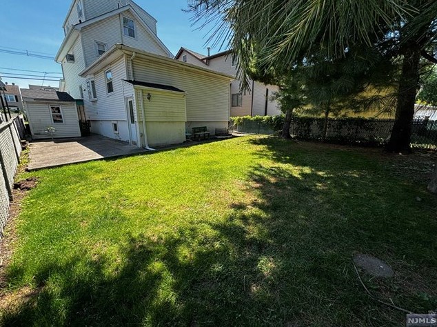 703 Teneyck Ave, Lyndhurst NJ 07071-2824 exterior