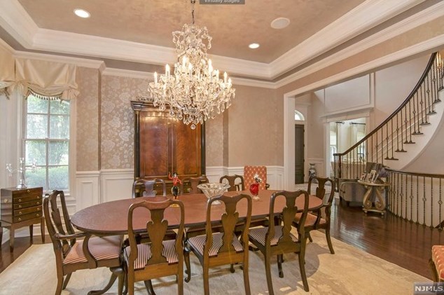 164 Cortland Dr, Upper Saddle River NJ 07458-2818 exterior