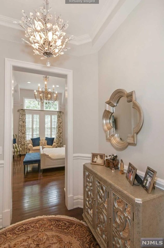 164 Cortland Dr, Upper Saddle River NJ 07458-2818 exterior