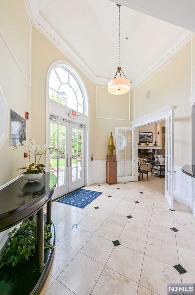 164 Cortland Dr, Upper Saddle River NJ 07458-2818 exterior