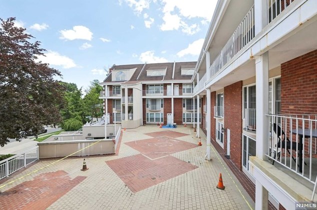 1018 Palisade Ave, West Fort Lee, NJ 07024-6300