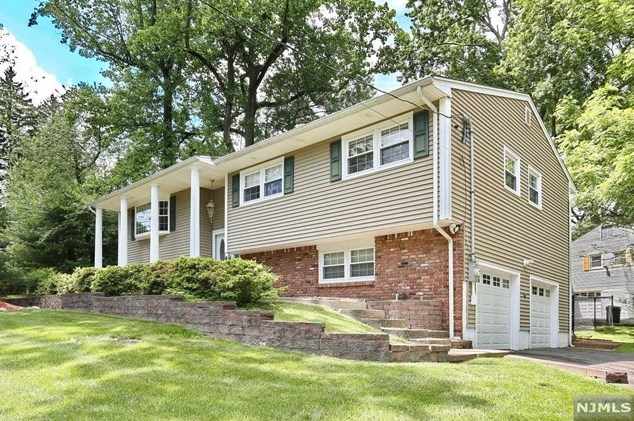 1 Michael St, Westwood, NJ 07677