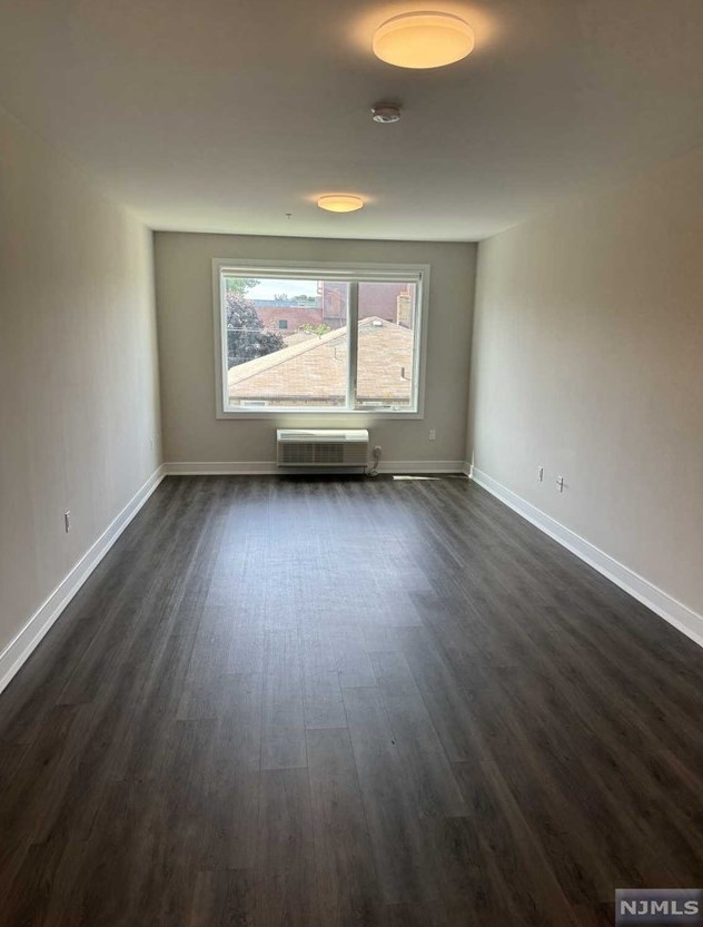 470 Main St #517, West Fort Lee, NJ 07024